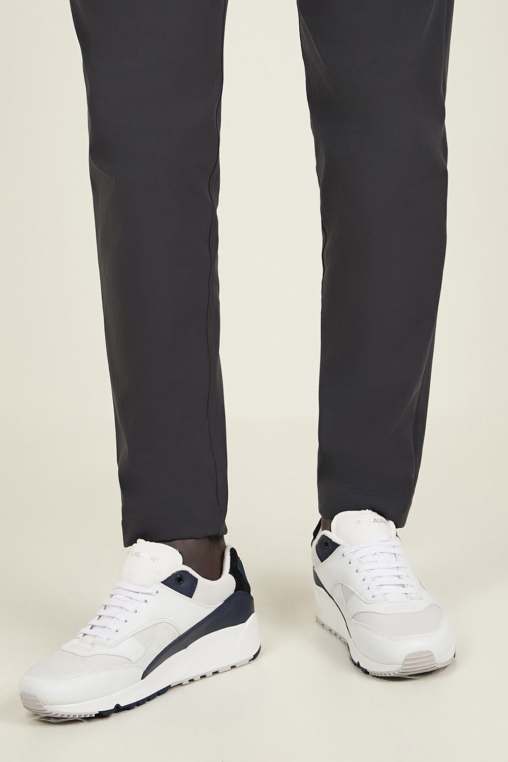תמונת כל הלוק של נעלי סניקרס SAINT LAURENT